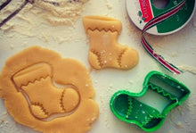 Cargar imagen en el visor de la galería, Cortadores moldes de galletas de Navidad
