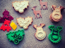 Cargar imagen en el visor de la galería, Cortadores moldes de galletas de Navidad
